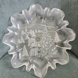 Vintage Mikasa Etched Christmas Scene Forsted Glass Pedestal Dessert Stand‎